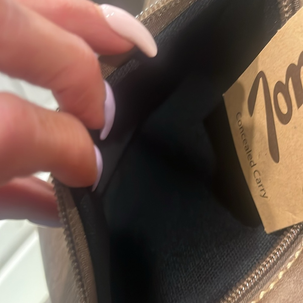 TONY LAMA COWHIDE LEATHER CONCEALED BAG - Picture 11 of 12